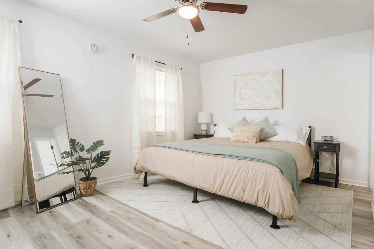 Tranquil Luxury: Modern Comfort! Линчбърг Екстериор снимка